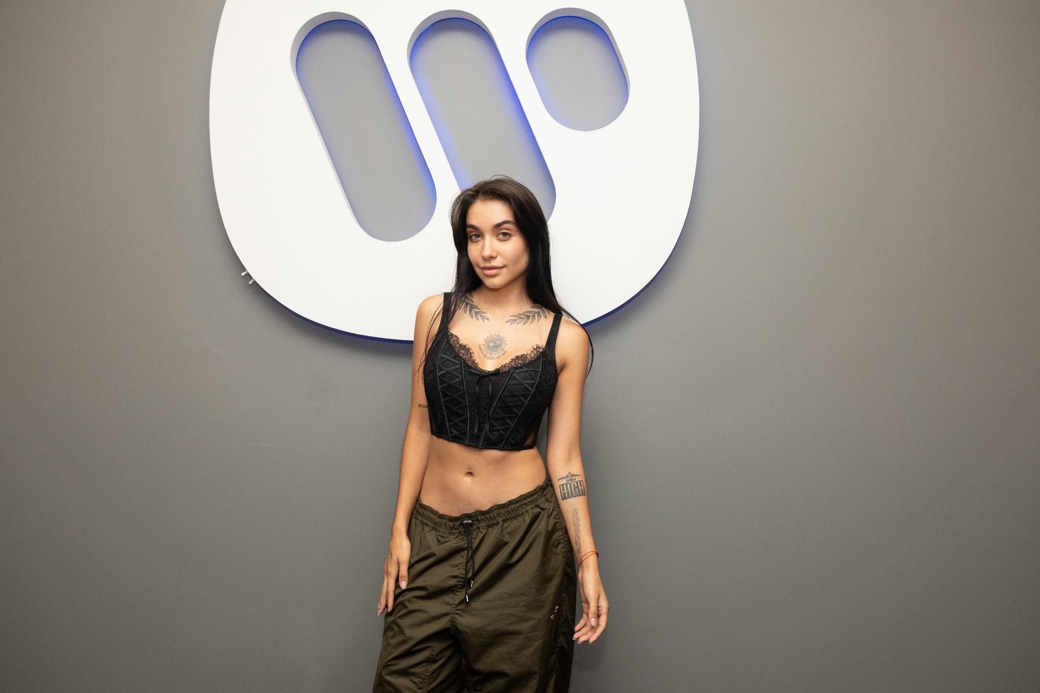 MARIA BECERRA, ONE OF THE MOST STREAMED ARTISTS IN LATIN AMERICA, SIGNS  WITH WARNER MUSIC LATINA IN NEW JOINT VENTURE WITH 300 ENTERTAINMENT -  Warner Music Group