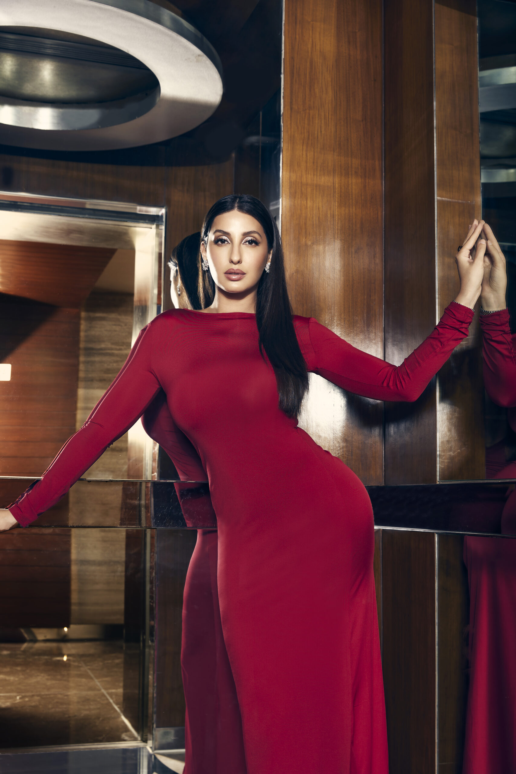GLOBAL SUPERSTAR NORA FATEHI SIGNS RECORD DEAL WITH WARNER ...