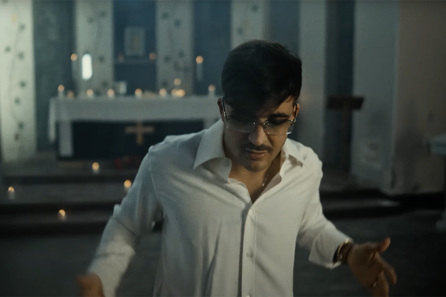 Thumbnail image for Soni Geolier's music video for "I P'ME, TU P'TE"